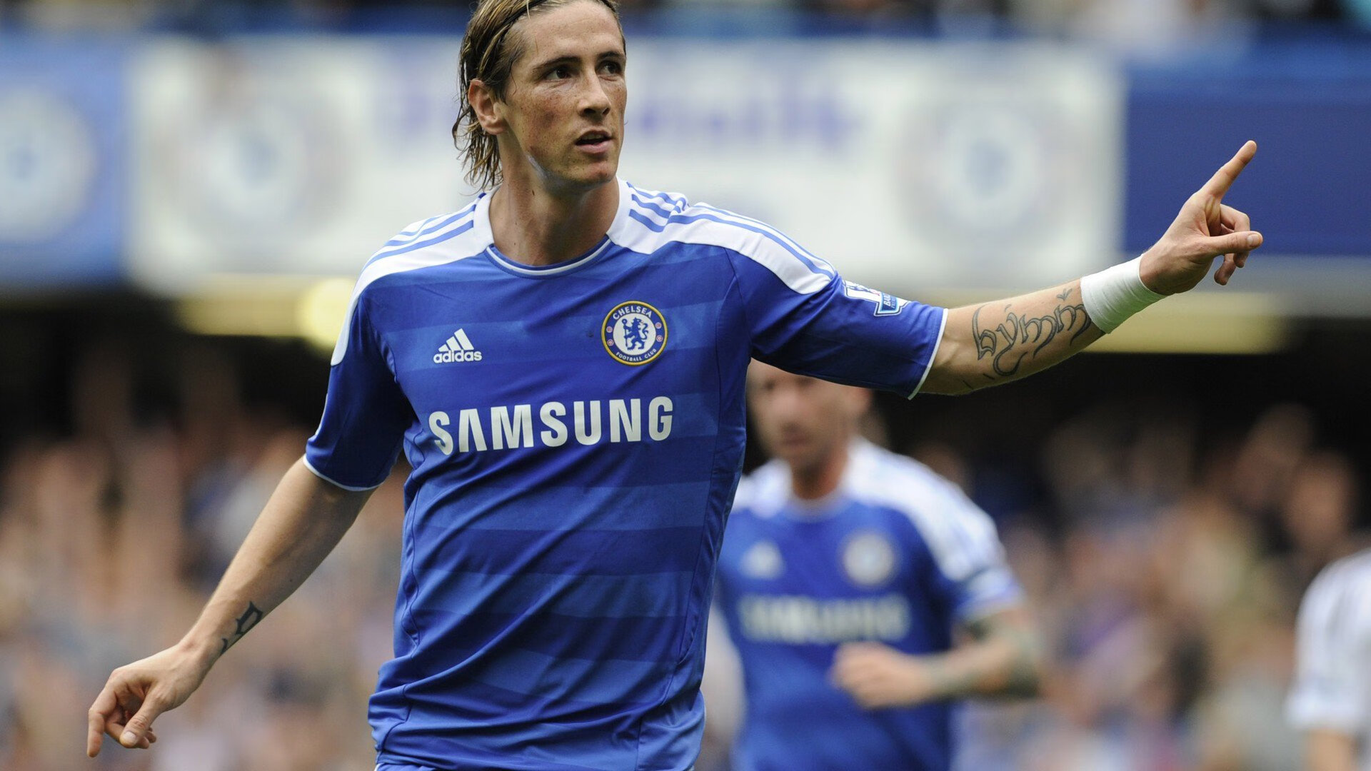 哈维·西蒙斯转会至巴黎圣日耳曼，哈维梅西